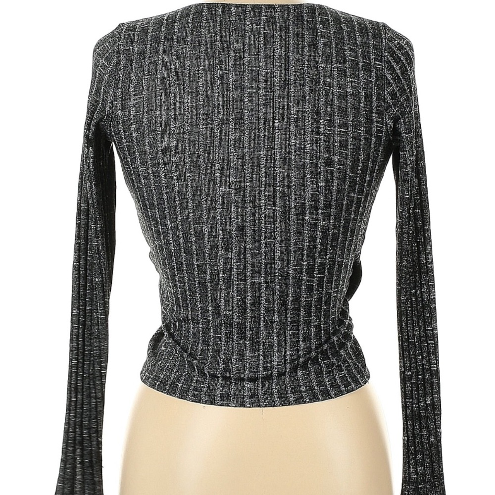 3/$13🌷 NWOT. Knit Wrap Top - Picture 2 of 6